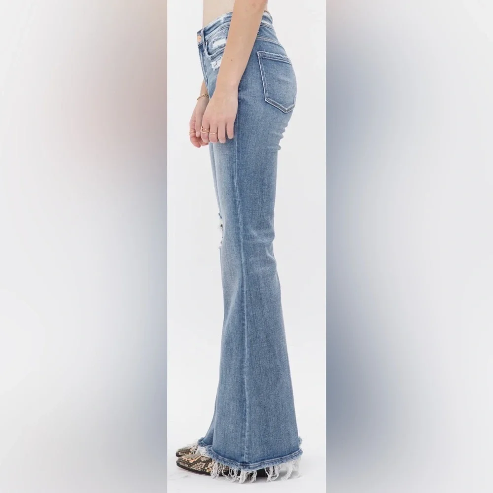 Mica mid rise flared distressed jean - Picture 5 of 8